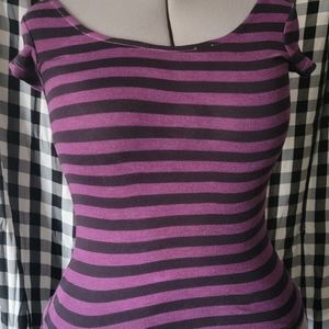 Purple and black striped gap t shirt